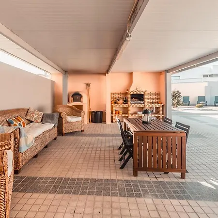 Πανσιόν Baleia Atlantic - 5 Bedroom With Pool 4*